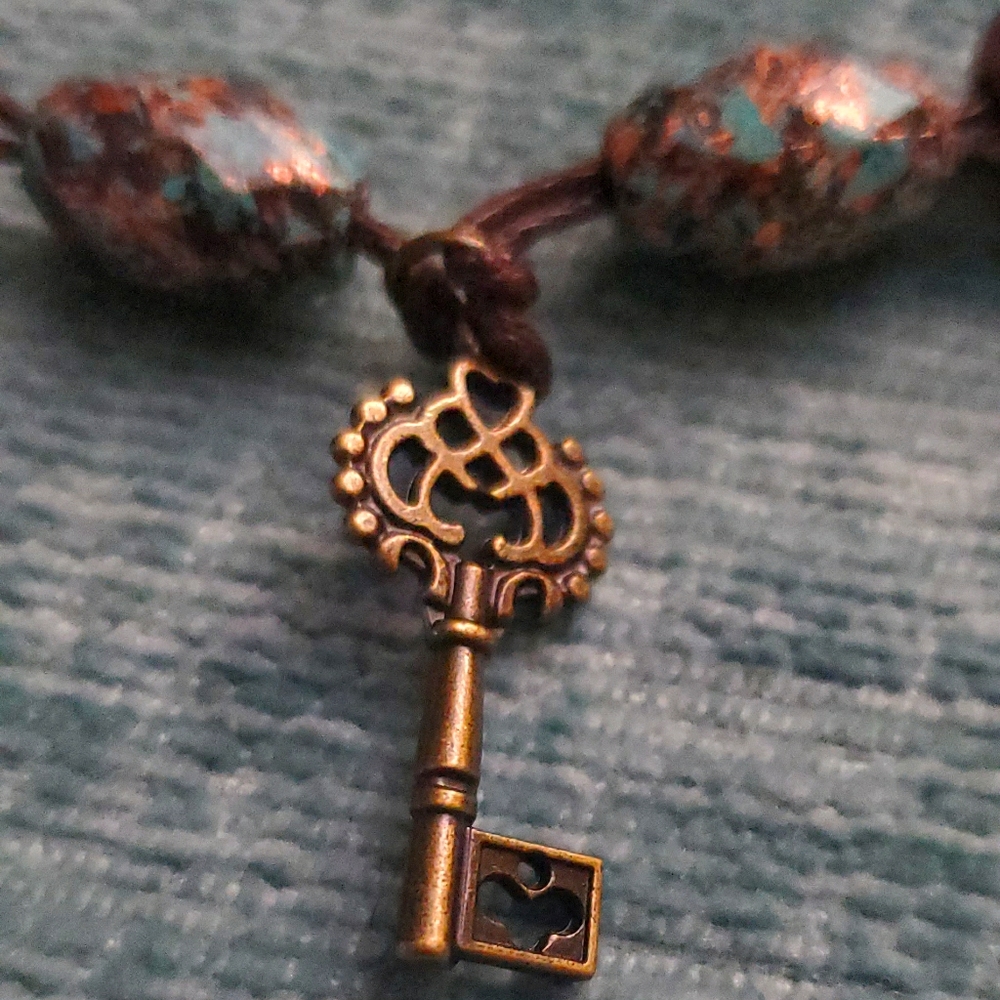 2/$10 💕 Key to your heart beaded bracelet